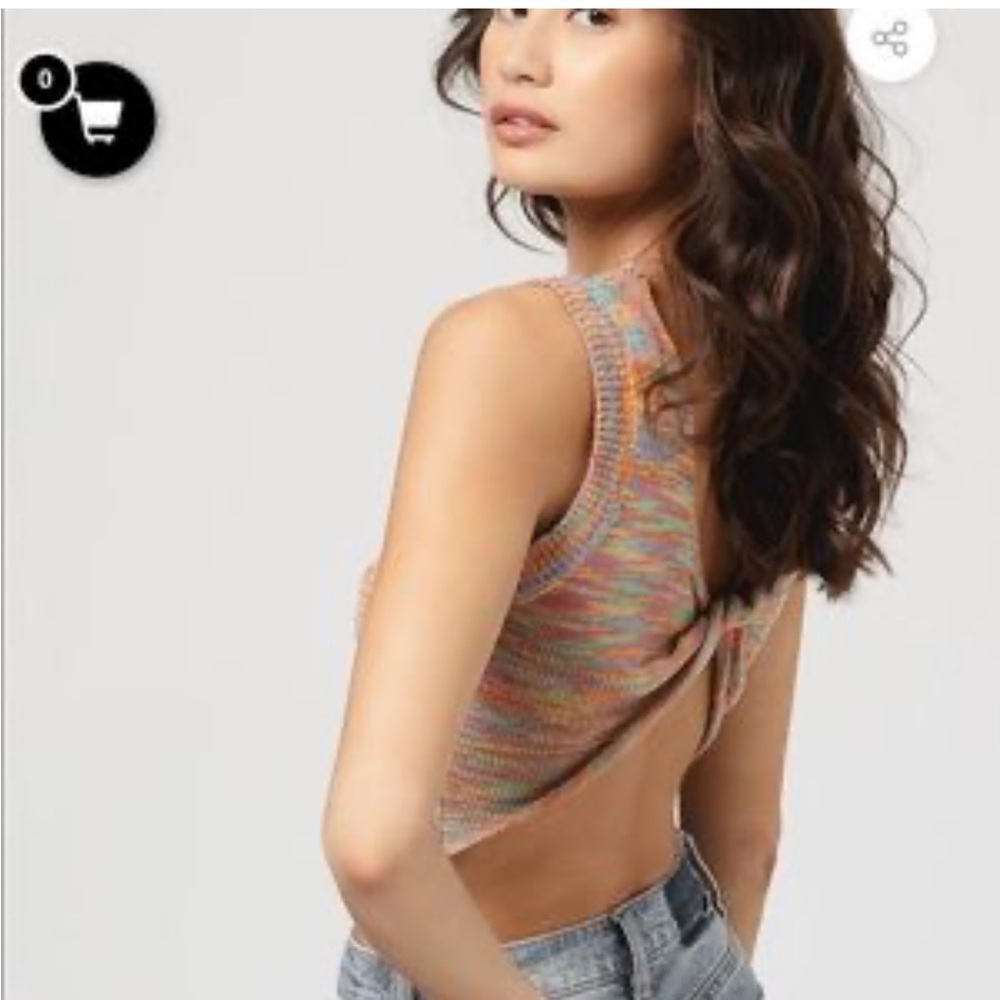 Cropped Top - Picture 2 of 3